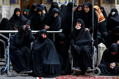 طواف پیکر شهید مدافع حرم  اصغر پاشاپور در حرم رضوی