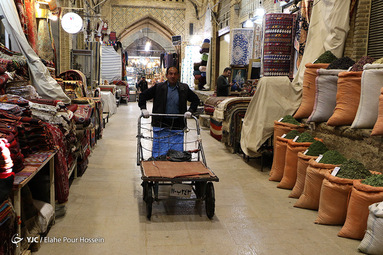 زندگی در جریان است / شیراز