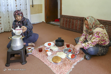 خانه تکانی در روستای کفشگیری از توابع استان گلستان