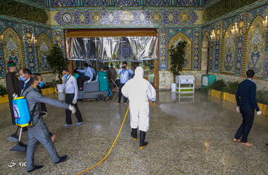 عملیات ضدعفونی کردن در برابر ویروس کرونا در کربلا معلی
