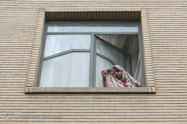 فعالیت کارناوال ظهور در محله خیابان ایران توسط عده ای از جوانان بسیجی با پخش هدایای فرهنگی و مداحی در ایام فاصله گیری اجتماعی کرونا