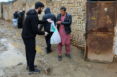 جهادگران احیاء القلوب در روستای کبیرآباد اقدام به خدمات رسانی پزشکی به اتباع نمودند