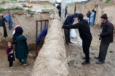 جهادگران احیاء القلوب در روستای کبیرآباد اقدام به خدمات رسانی پزشکی به اتباع نمودند