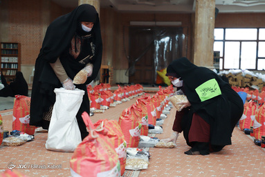 آماده سازی ۵ هزار سبد غذایی برای محرومین شهرستان گرگان به کمک 
مرکز نیکوکاری مصلی نماز جمعه گرگان و موکب علی بن موسی الرضا (ع) استان گلستان