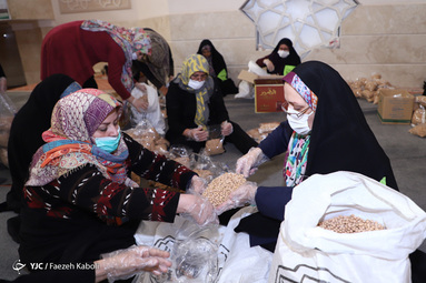 آماده سازی ۵ هزار سبد غذایی برای محرومین شهرستان گرگان به کمک 
مرکز نیکوکاری مصلی نماز جمعه گرگان و موکب علی بن موسی الرضا (ع) استان گلستان