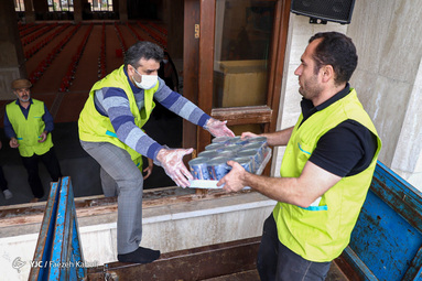 آماده سازی ۵ هزار سبد غذایی برای محرومین شهرستان گرگان به کمک 
مرکز نیکوکاری مصلی نماز جمعه گرگان و موکب علی بن موسی الرضا (ع) استان گلستان
