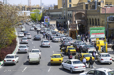 طرح فاصله گذاری هوشمند در تبریز در روزهای  نخست اجرا و زیر پا گذاشتن فاصلۀ بهداشتی در بعضی از مناطق این شهر