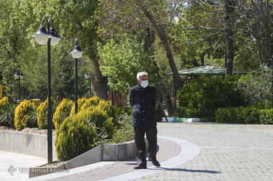 طرح فاصله گذاری هوشمند در تبریز در روزهای  نخست اجرا و زیر پا گذاشتن فاصلۀ بهداشتی در بعضی از مناطق این شهر