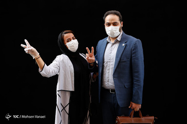 ماسک هایی برای کرونا؛ یک خانواده، بدون شرح