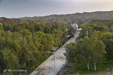 امامزاده سید ابراهیم (ع) معروف به ابراهیم قتال در ۴۵ کیلومتری شهرستان دهلران و از توابع بخش بیشه دراز می‌باشد؛ دارای یک آبگیر بزرگ و سدی کوچک است.