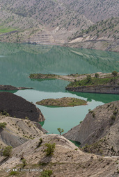 سد چم گردلان شهرستان ملکشاهی‎
آب شرب بخش عمده ای از شهرستان ایلام را برعهده دارد؛همچنین باتوجه به طبیعت زیبا و هوای مطبوع منطقه؛ پذیرای گردشگران می باشد