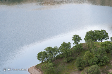 سد چم گردلان شهرستان ملکشاهی‎
آب شرب بخش عمده ای از شهرستان ایلام را برعهده دارد؛همچنین باتوجه به طبیعت زیبا و هوای مطبوع منطقه؛ پذیرای گردشگران می باشد