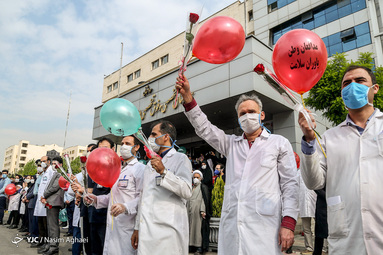 مراسم تجلیل از مدافعان سلامت و کادر بهداشت و درمان بیمارستان امام رضا (ع) ارتش