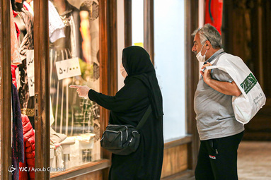 با شروع طرح فاصله‌گذاری هوشمند مشاغل کم‌خطر  و بازارهای مسقف جزیره کیش با رعایت موارد بهداشتی فعالیت خود را آغاز نموند