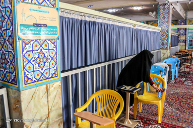با حلول ماه مبارک رمضان میهمانان این ماه عزیز با غبار روبی و ضدعفونی کردن مساجد به استقبال آن رفتند