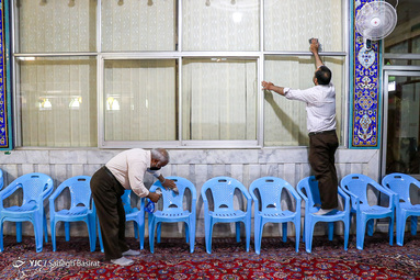 با حلول ماه مبارک رمضان میهمانان این ماه عزیز با غبار روبی و ضدعفونی کردن مساجد به استقبال آن رفتند