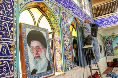 با حلول ماه مبارک رمضان میهمانان این ماه عزیز با غبار روبی و ضدعفونی کردن مساجد به استقبال آن رفتند