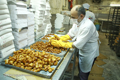 زولبیا و بامیه یکی از شیرینی جات مخصوص و پرطرفدار سفره افطار در ماه رمضان است