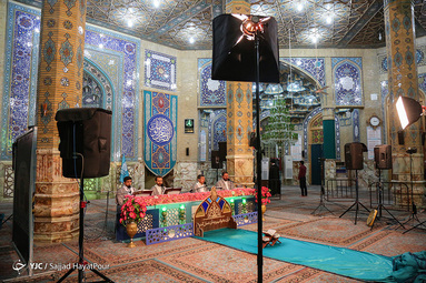 ترتیل خوانی قرآن کریم در مسجد جمکران