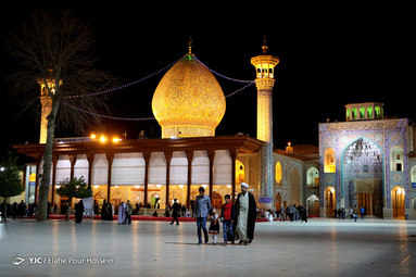 حرم شاهچراغ (ع) معروفترین بنای مذهبی شیراز 