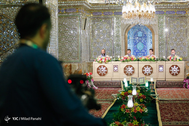 در ماه مبارک رمضان روزانه یک جزء قرآن کریم در حرم مطهر حضرت شاهچراغ قرائت شده و بصورت زنده از سیما پخش می‌شود