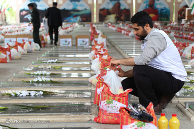 رزمایش مواسات و همدلی به همت خیرین، اصناف و بازاریان در مصلی و گلزار شهدای وادی رحمت تبریز