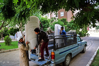 گروه جهادی صهبای نور با شیوع کرونا و قرنطینه  خانواده ها به محل زندگی آنان رفته و کودکان ونوجوانان را سرگرم می‌کنند.
