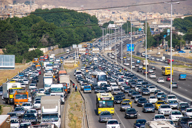 ترافیک سنگین اتوبان تهران کرج و خروجی های شهر کرج به مناسبت تعطیلات پیش رو