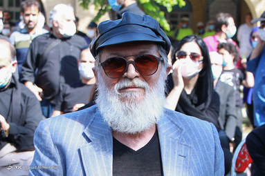 مراسم خاکسپاری محمد علی کشاورز