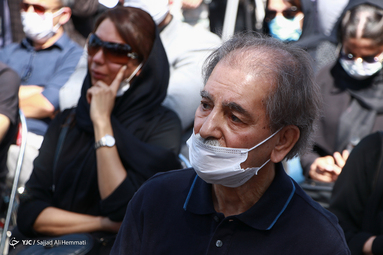 مراسم خاکسپاری محمد علی کشاورز