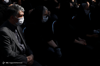 مراسم خاکسپاری محمد علی کشاورز