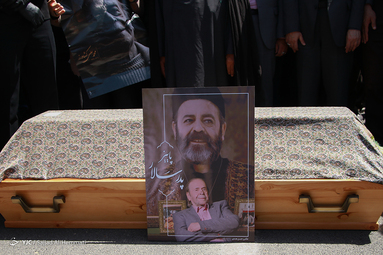 مراسم خاکسپاری محمد علی کشاورز