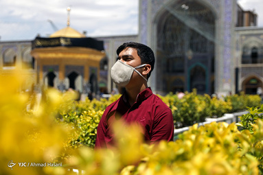 رعایت پروتکل های بهداشتی در حرم مطهر امام رضا (ع)