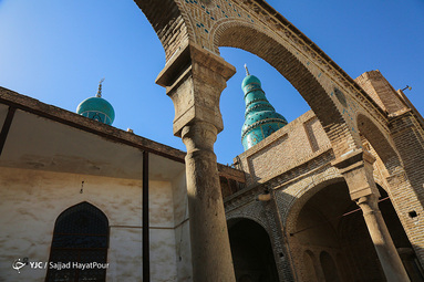 روز پنجم ذی القعده و پنجمین روز از دهه کرامت با عنوان «امامزادگان؛ ذخائر معنوی جامعه» در تقویم رسمی کشور به عنوان روز بزرگداشت و تجلیل از امامزادگان و بقاع متبرکه نامگذاری شده است. 