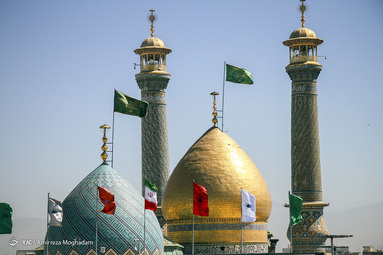 روز پنجم ذی القعده و پنجمین روز از دهه کرامت با عنوان «امامزادگان؛ ذخائر معنوی جامعه» در تقویم رسمی کشور به عنوان روز بزرگداشت و تجلیل از امامزادگان و بقاع متبرکه نامگذاری شده است.