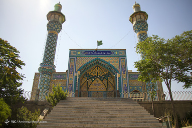 روز پنجم ذی القعده و پنجمین روز از دهه کرامت با عنوان «امامزادگان؛ ذخائر معنوی جامعه» در تقویم رسمی کشور به عنوان روز بزرگداشت و تجلیل از امامزادگان و بقاع متبرکه نامگذاری شده است.