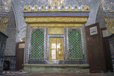 روز پنجم ذی القعده و پنجمین روز از دهه کرامت با عنوان «امامزادگان؛ ذخائر معنوی جامعه» در تقویم رسمی کشور به عنوان روز بزرگداشت و تجلیل از امامزادگان و بقاع متبرکه نامگذاری شده است.