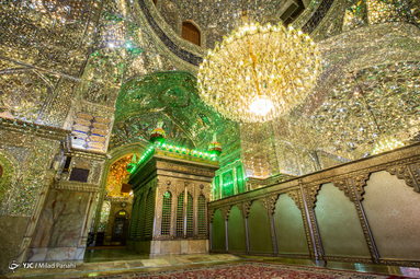 آرامگاه حضرت سید میراحمد معروف به شاهچراغ برادر حضرت امام رضا (ع) در شهر شیراز