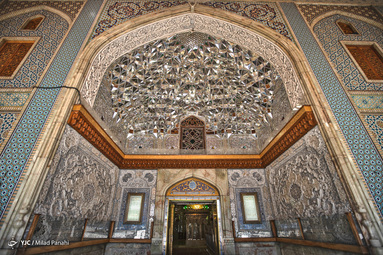 آرامگاه حضرت سید میراحمد معروف به شاهچراغ برادر حضرت امام رضا (ع) در شهر شیراز