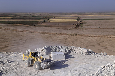 معدن سنگ مرمریت در نزدیکی روستای کوه سفید - قم