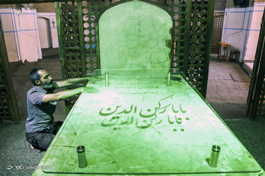 آرامگاه بابارکن الدین : مسعود بیضاوی معروف به بابا رکن الدین از بزرگان مشایخ عرفان وعلمای قرن هشتم هجری بود که در زمان سلطنت ابوسعید ایلخان مغول در اصفهان زندگی می کرد