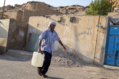 زندگی در «حصیر آباد»