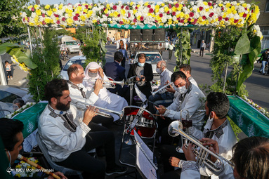 کارناوال شادی و بازسازی صحنه غدیر در تهران