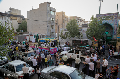 کارناوال شادی و بازسازی صحنه غدیر در تهران