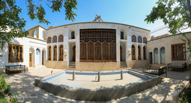 خانهٔ مشروطه اصفهان مکان گردهم‌آیی آزادی‌خواهان، مردم، علما، روشنفکران بود تا دربارهٔ مشروطیت و حکومت قانون هم‌فکری کنند