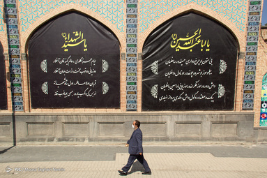 برپایی پرچم عزا در آستانه ماه محرم و عزاداری حضرت اباعبدالله الحسین(ع) - اردبیل