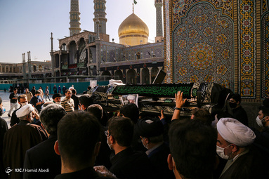 مراسم تشییع و نماز بر پیکر آیت‌الله «محمدعلی تسخیری» در جوار حرم مطهر حضرت معصومه (س)