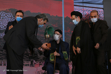 چهارمین آیین سلام بر محرم در باغ هنر تهران و برافراشتن بزرگترین پرچم یا حسین
 (ع) در مجموعه فرهنگی عباس آباد تهران
