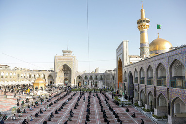 مراسم اذن عزای حسینی و تعویض پرچم گنبد حرم امام رضا (ع)