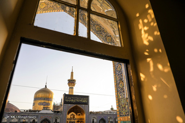 مراسم اذن عزای حسینی و تعویض پرچم گنبد حرم امام رضا (ع)